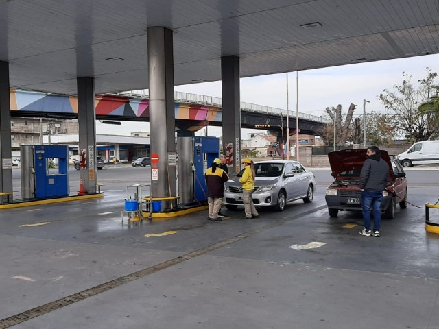 Frente al faltante de GNC, compran 12 cargamentos de gas licuado